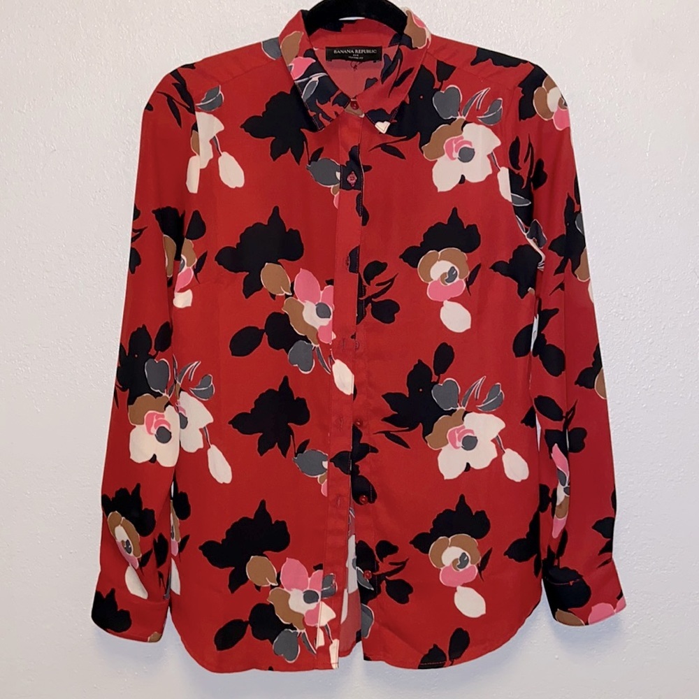 Banana Republic Classic Fit Red Floral Button-down Blouse 4897